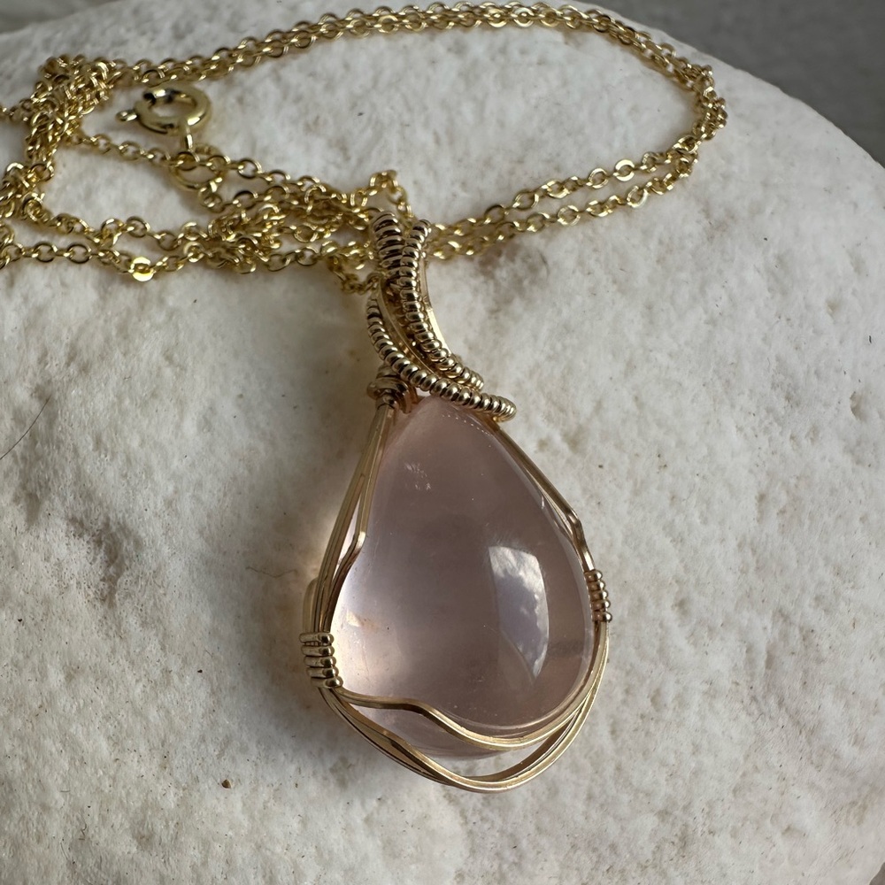 ⛓️14k Gold Filled Rose Quartz Teardrop Necklace with 18 inch GF Chain
